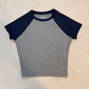 Hollister Women's Gray and Navy Raglan Tee
